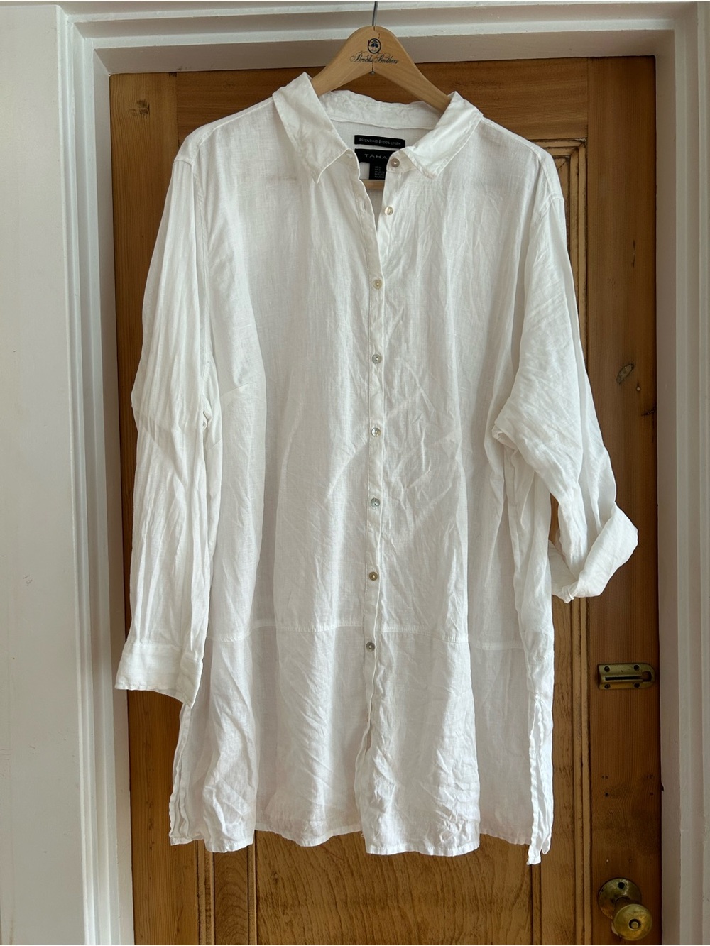 Tahari White Lightweight Button-Front Tunic